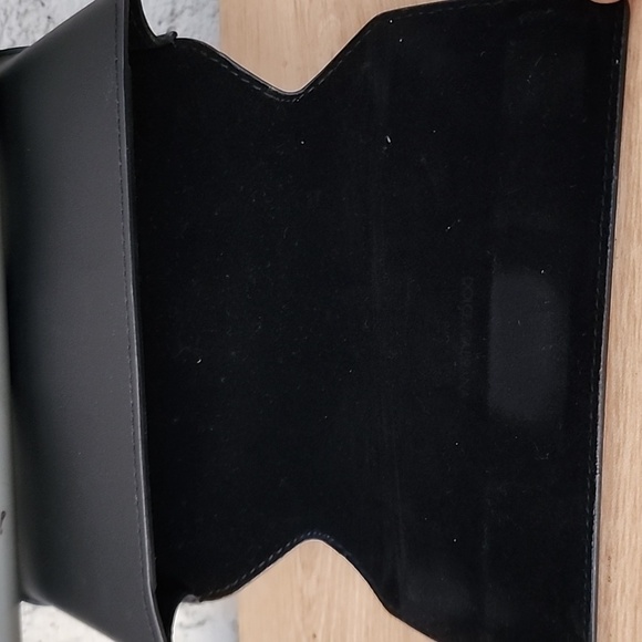 Dolce & Gabbana Black Sunglasses Case With Magnetic Closure - Picture 6 of 8